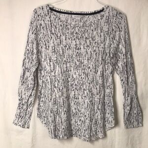 LIZ Claiborne Women’s Pullover Long sleeve Tee White with Navy Blue Soft…